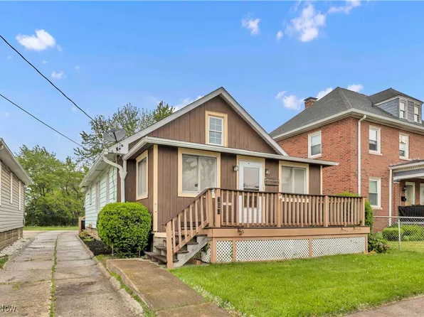 209 2nd St, Fairport Harbor, OH 44077