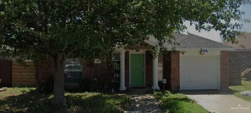 709 W Darlene Ave