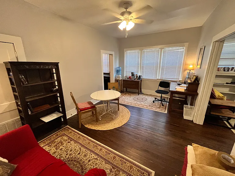 219 Bryan St — Photo 10