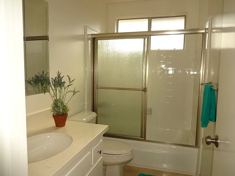 841 W 25th St #2 — Photo 16