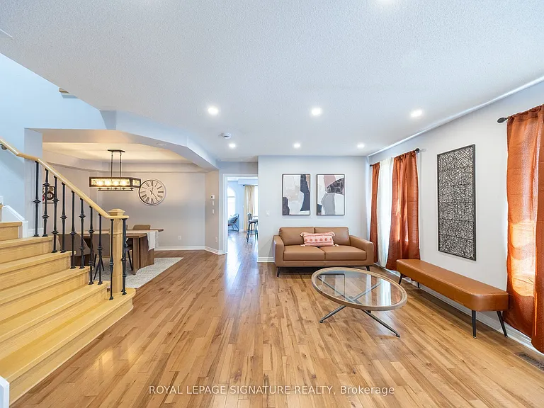 2299 Yorktown Cir — Photo 3