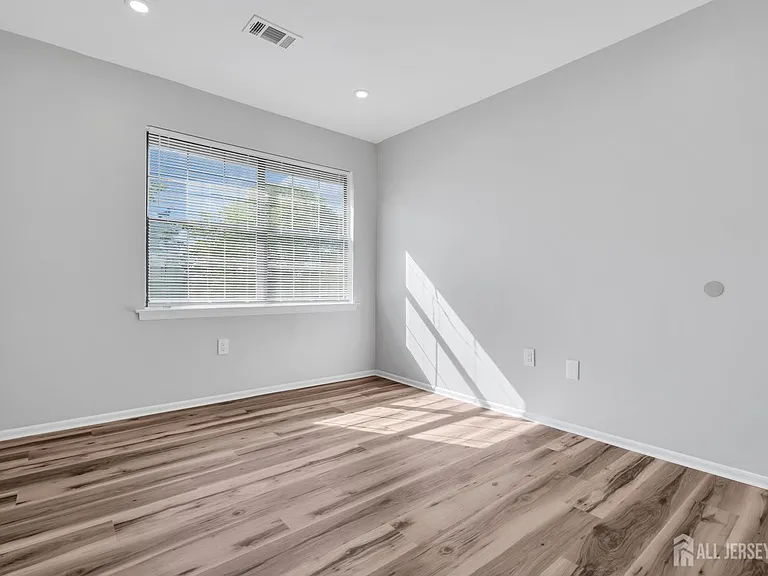 812 Green Hollow Dr — Photo 14