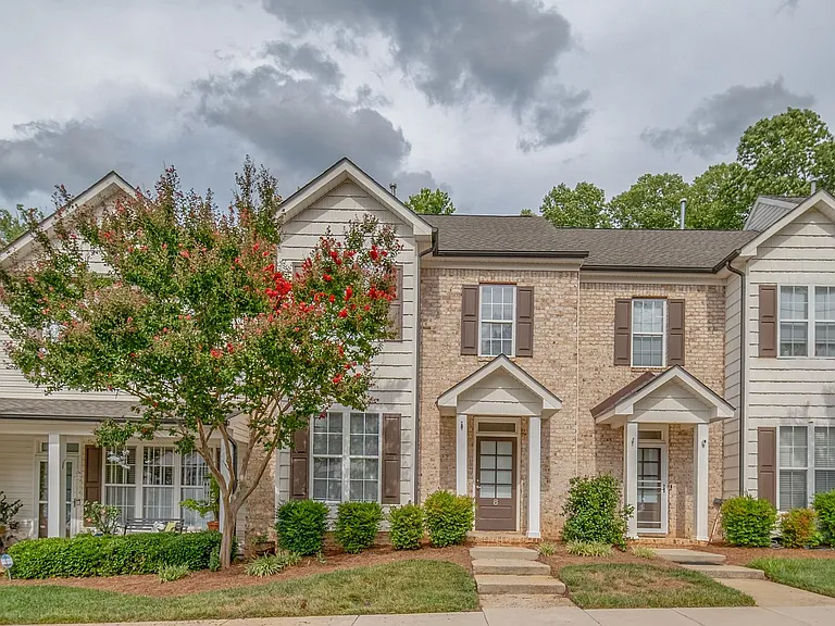 8 Hydrangea Ct — Photo 3