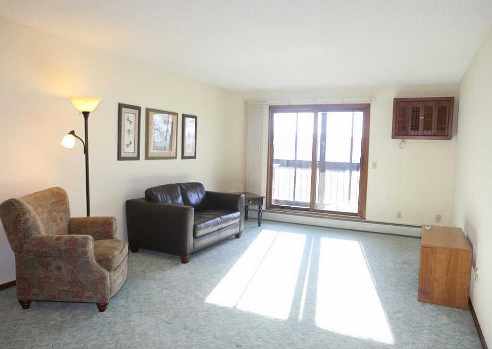 1st image of 999 41st Ave NE APT 316