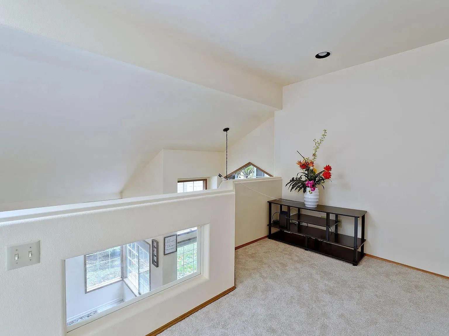 4 bed, 2.5 bath, 2050 sqft, $3,955 — Photo 3