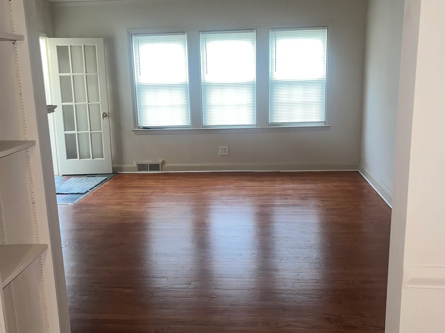 3 bed, 1920 sqft, $2,350 — Photo 3