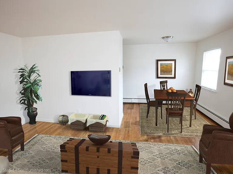 Swan Court Apartments — Photo 17