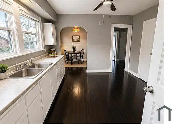 3990 Beaconsfield St — Photo 3