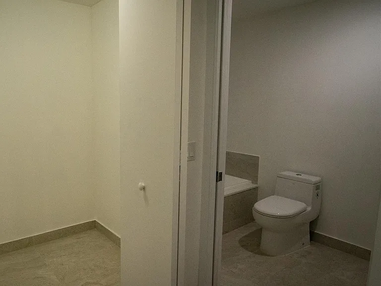 488 NE 18th St #11 — Photo 15