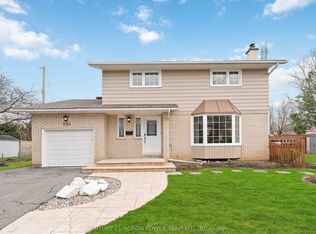 594 Noble Cres, Ottawa, ON K1V7H9