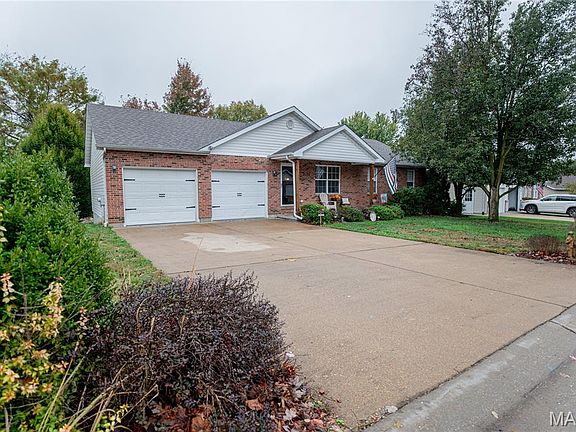 2nd image of 2128 Martina Dr