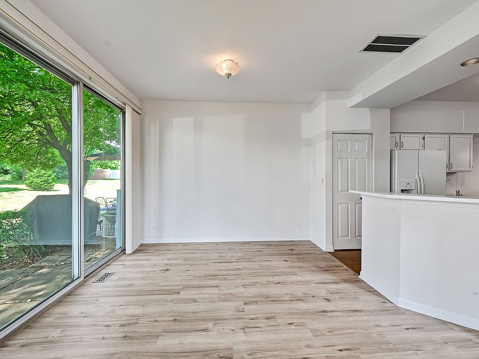 1039 Ripple Rdg Darien, IL, 60561 Apartments for Rent Zillow