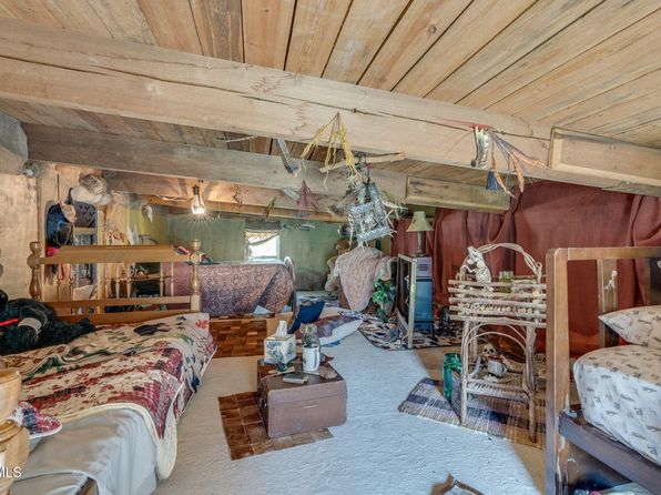 205 Helton Hollow Rd, Eidson, TN 37731