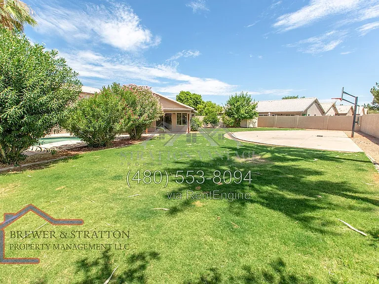 689 W Constitution Dr — Photo 44