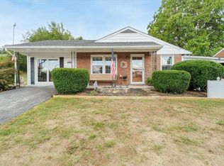 1239 Fairmont Dr, Vinton, VA 24179