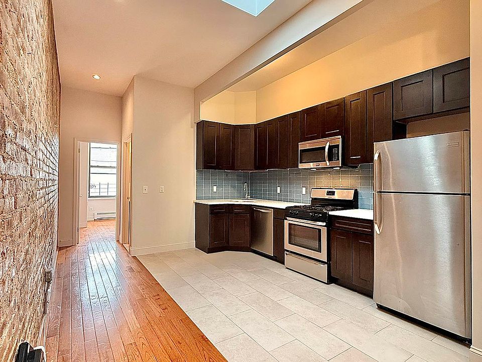 1st image of 206 Wyckoff Ave #3A