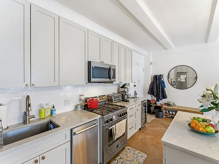 140 W 71st St #7E — Photo 10