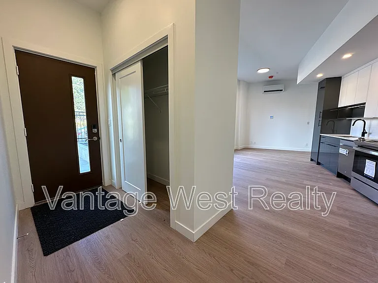 1381 Belaire Ave #Townhouse 3 — Photo 12