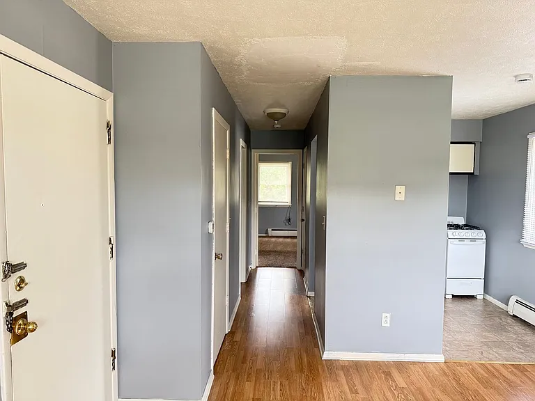 322 Riley Dr — Photo 5