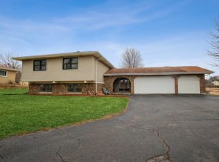 1219 W Wise Rd, Schaumburg, IL 60193