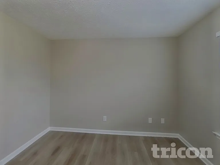 800 Lorraine Ln — Photo 13