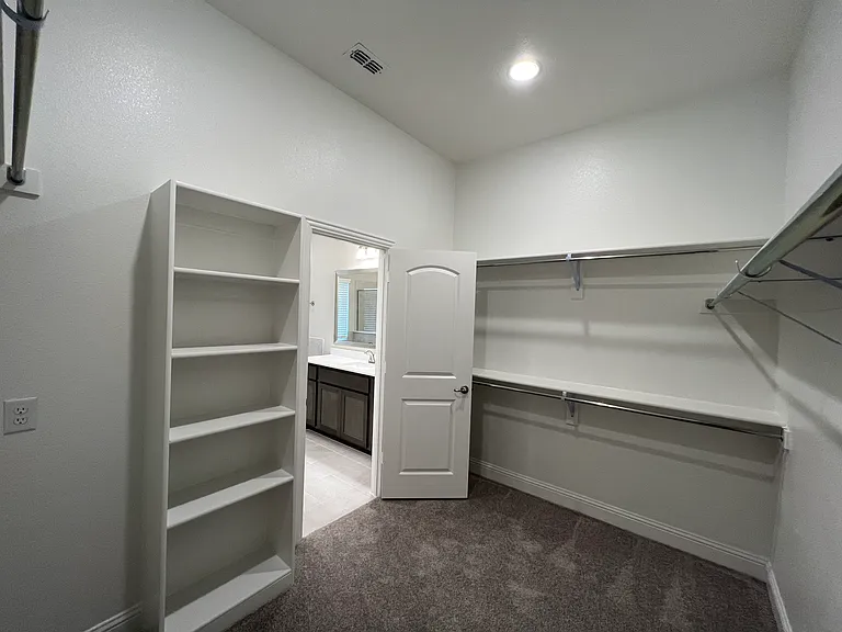 580 Bradley Dr — Photo 14