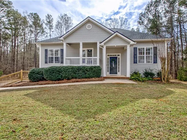 68 Skyview Rd, Senoia, GA 30276
