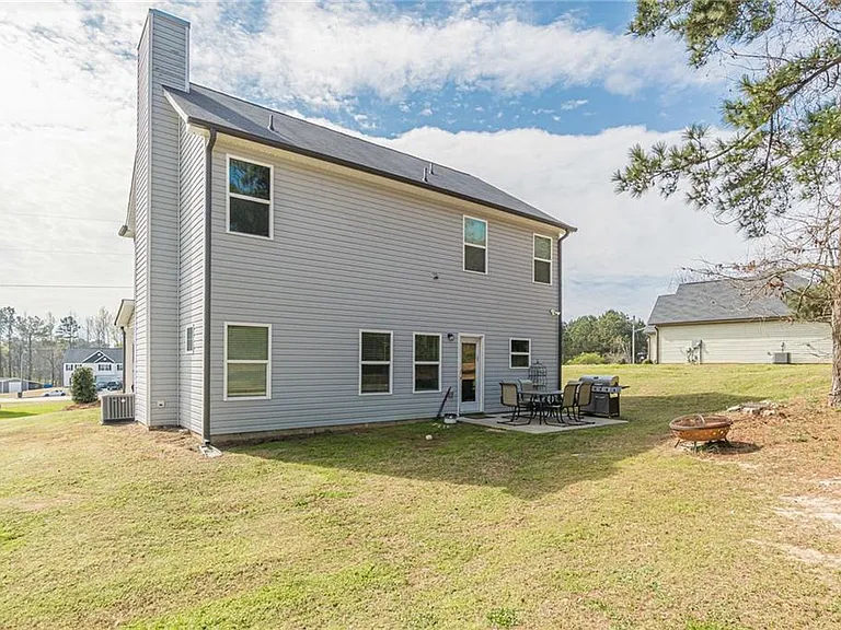 123 Mulberry Dr — Photo 4