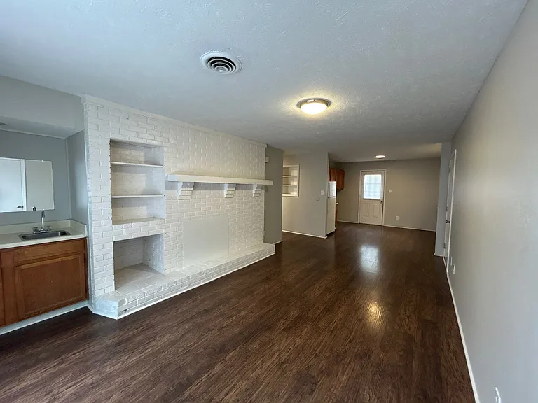 263 Tinker Hill Cv #C — Photo 3