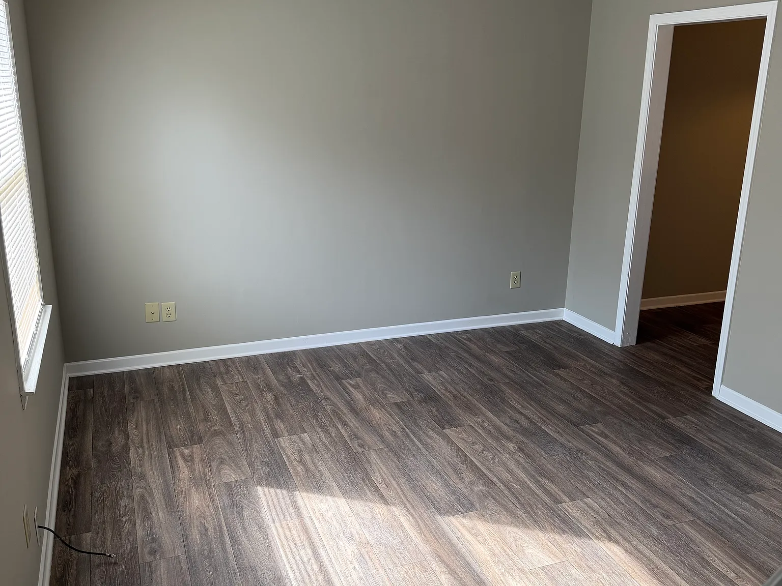 2 bed, 1.5 bath, 970 sqft, $1,135 — Photo 2