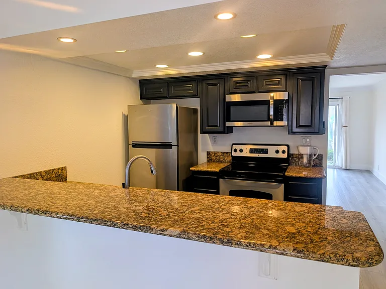 7645 Bay Dr #105 — Photo 10