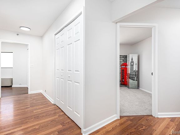 2nd image of 5000 Town Ctr Suite 2001