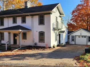 109 Cliff St, Muir, MI 48860