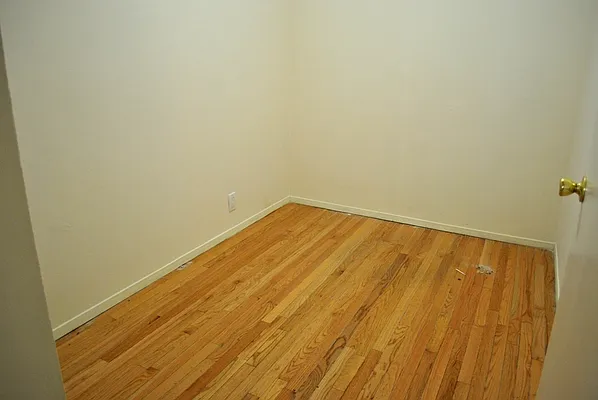 Rented by Universal Realty Group | media 6