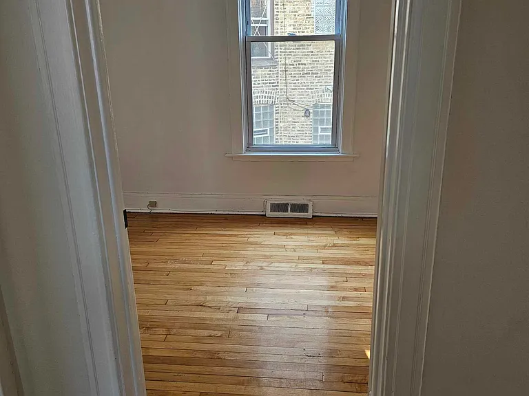 4816 W Berteau Ave #1 — Photo 13