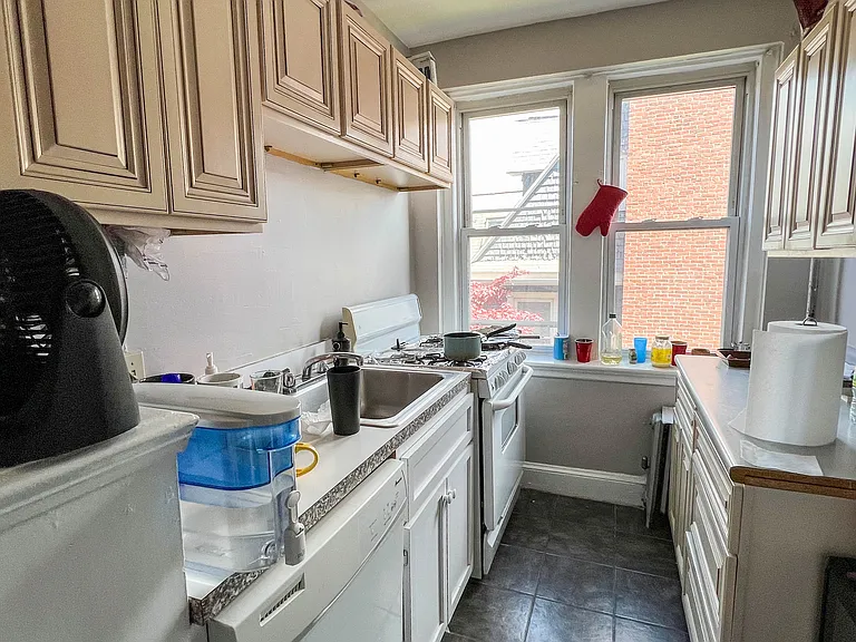 23 Lanark Rd #10 — Photo 3