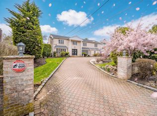 117 Plainview Road, Woodbury, NY