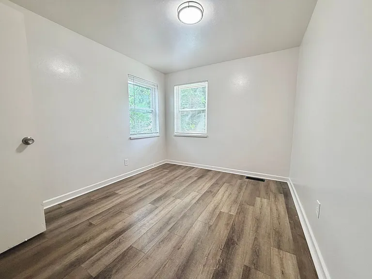 2616 Newport Ave #7 — Photo 8