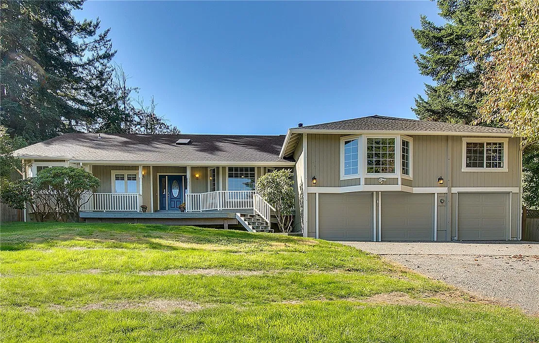 3 bed, 2.5 bath, 3217 sqft, $3,695 — Photo 1