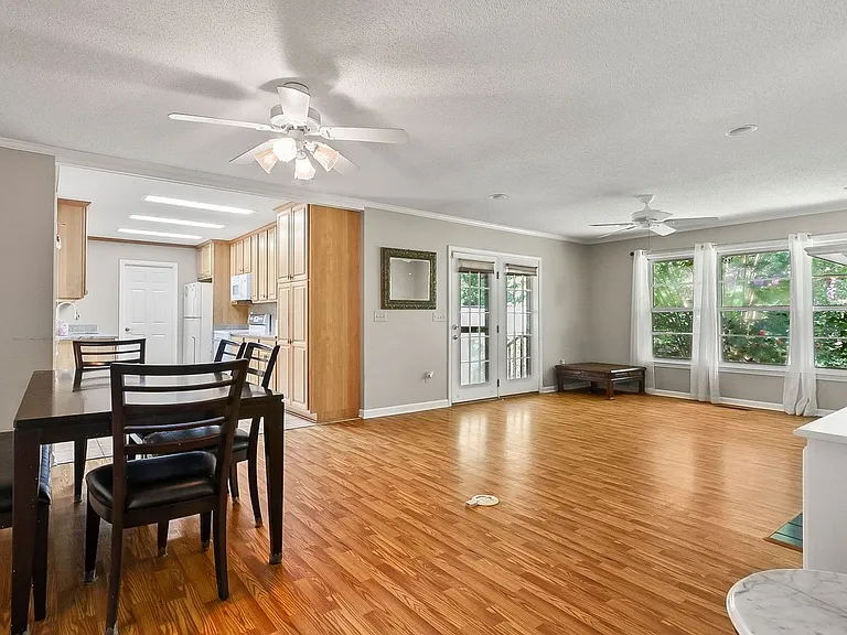 2496 Valley View Ln — Photo 7
