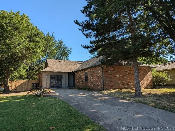 1201 E 140th Pl S, Glenpool, OK 74033
