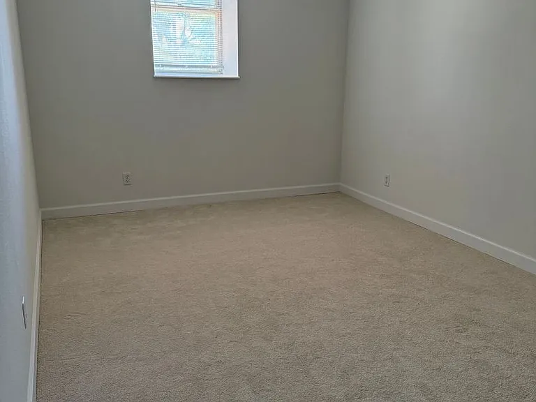 5630 Pershing Ave #13 — Photo 8