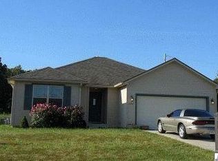 3343 NW 38th Ter, Topeka, KS 66618