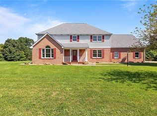 121 Blackberry Ln, Evans City, PA 16033