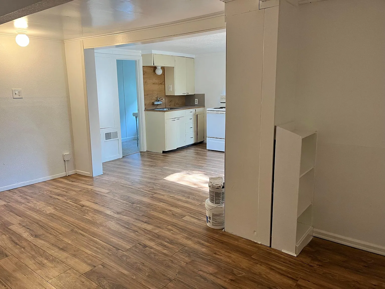 Studio, 300 sqft, $1,250 — Photo 1