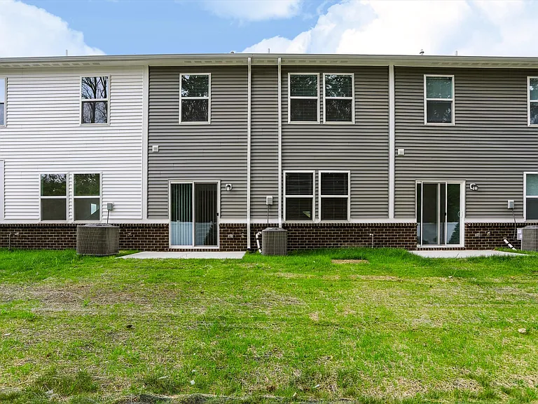 406 Monarch Ln — Photo 35