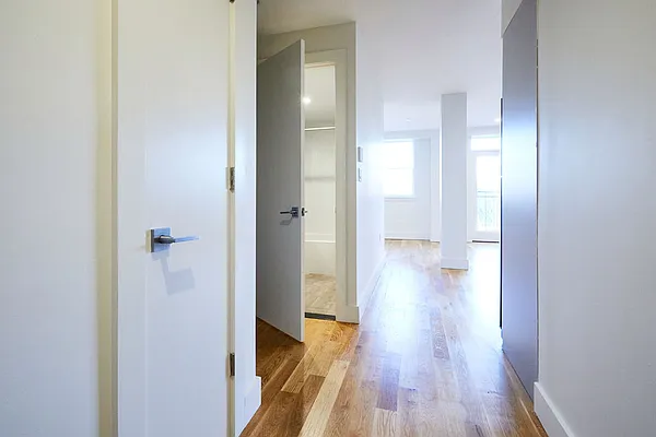 Rented by Lodger Corp | media 27