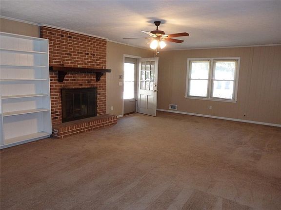 4th image of 3051 Tina Ln
