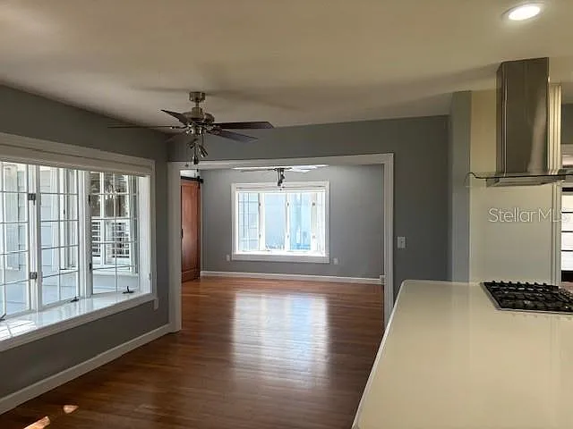 559 Chicago Ave — Photo 16