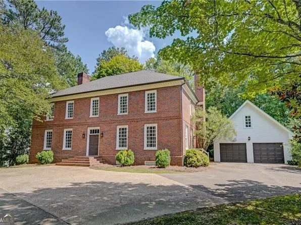 1740 Highgrove Club Dr, Milton, GA 30004